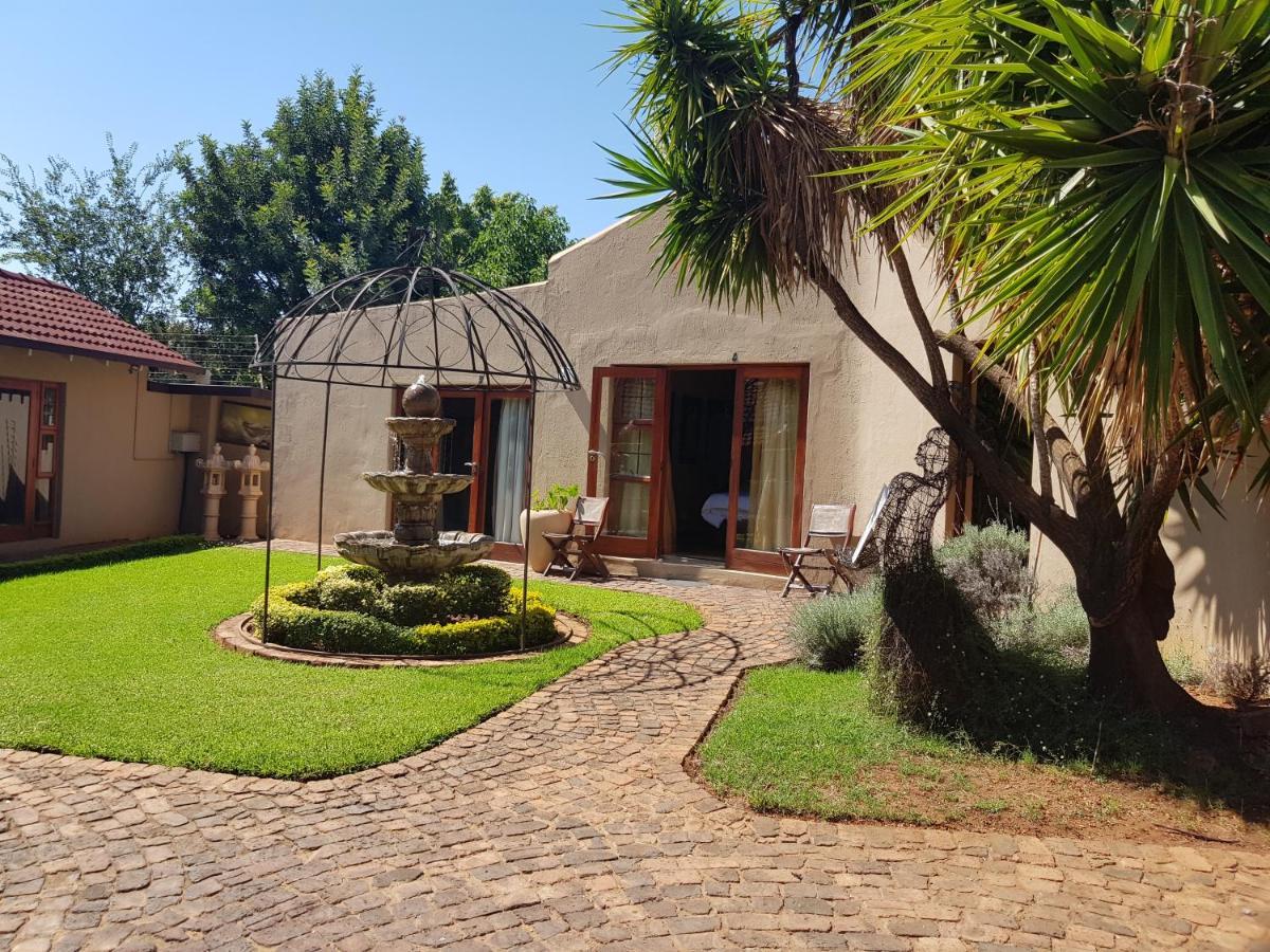 Echo Garden Guesthouse Rustenburg Exterior foto